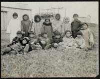 080. St Lawrence Island - a few children