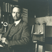 T. H. Morgan in lab.