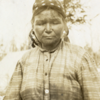 6-12-i: Innu woman