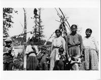 A-314: Ojibwa women and children, group portrait 