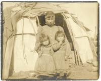 38: Mother and two children, Nett Lake, Bois Forte