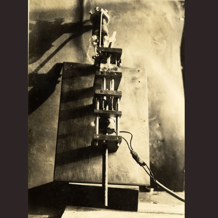 3. A dual syringe system designed to mix separate enzyme solutions for the stopped-flow method.