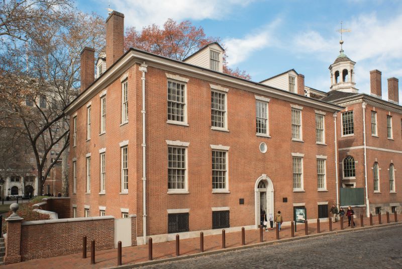 The APS's Philosophical Hall as viewed from 5th Street in Philadelphia